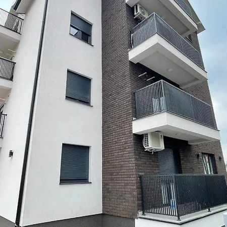 Cvetanov Trg Lux 2 Belgrad